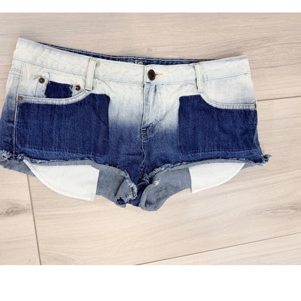 Y2K Retro Ombre Cutoff Denim Shorts Sz 31 Blue Distressed Festival Coastal